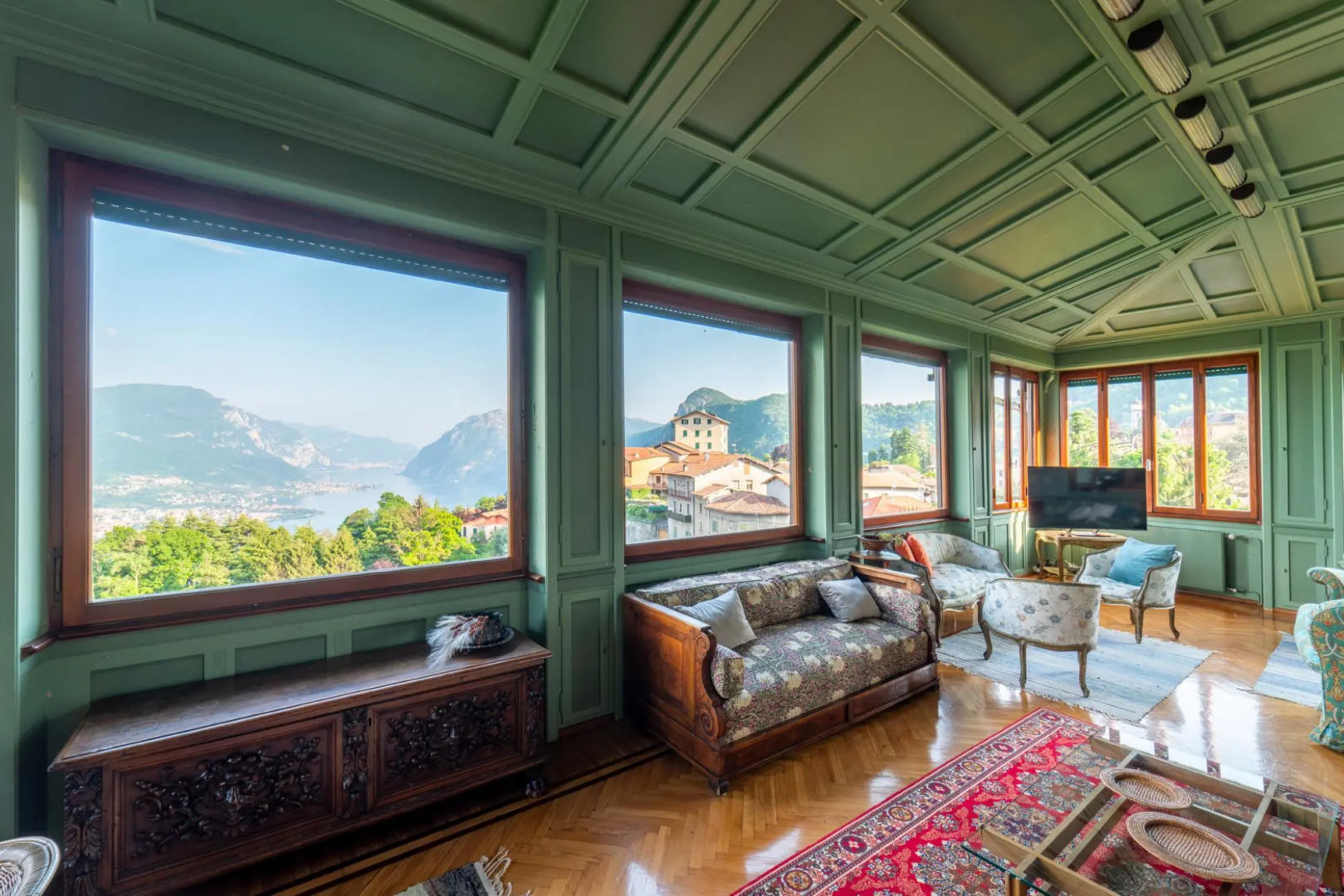 Family Villa with Stunning Lake View by Wonderful Italy