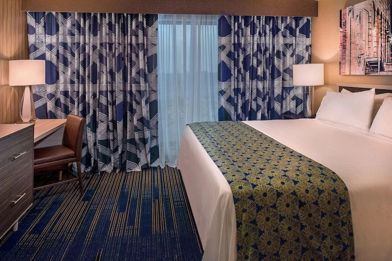 HoteLumière at The Arch