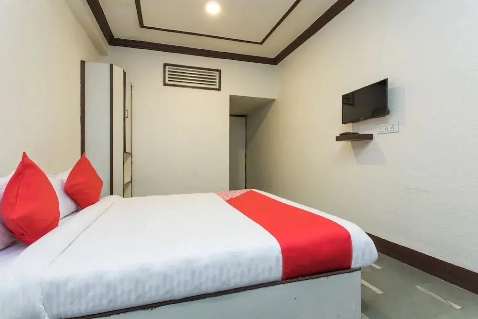 Hotel Gurukripa Inn by OYO Rooms