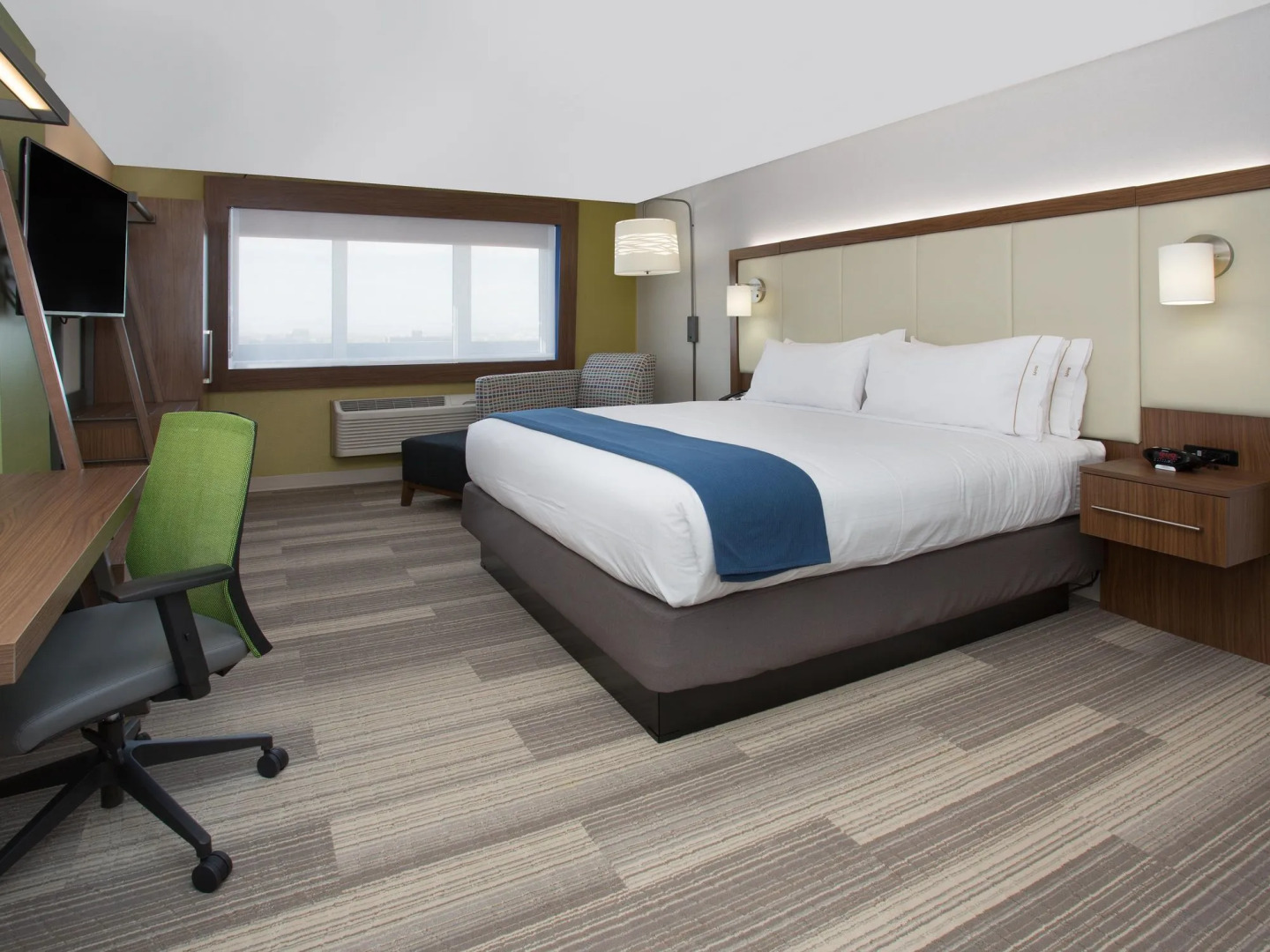 Holiday Inn Express & Suites Decatur by IHG
