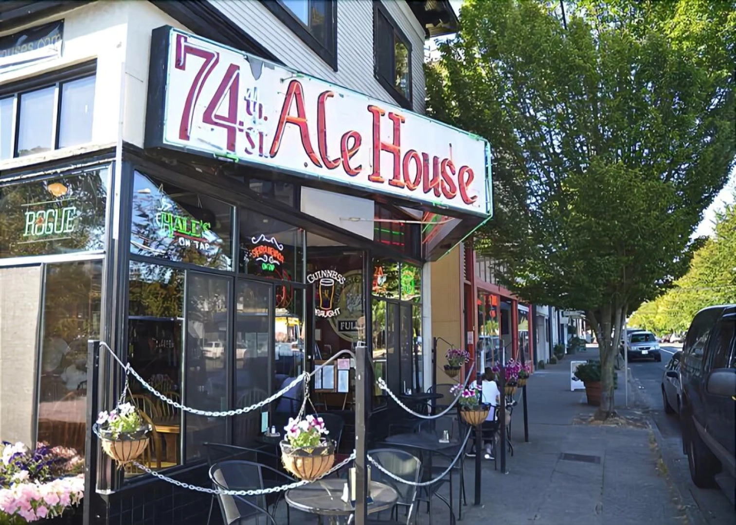 Phinney Suites Retreat - Two Bedroom Townhome with Fireplace