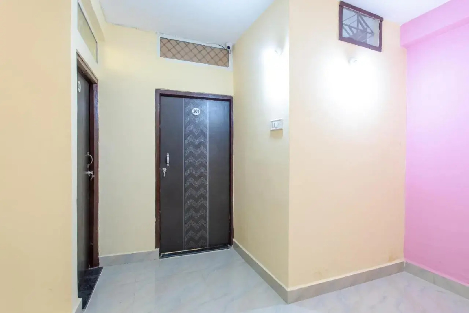 OYO 27817 Hotel Decision