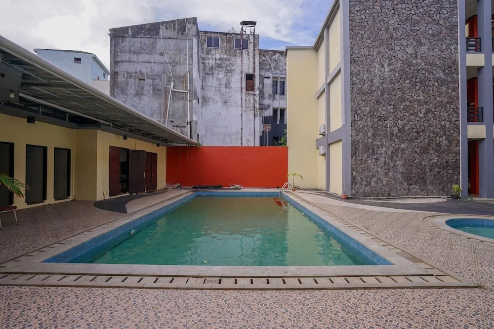 Capital O 2102 Grand Mutiara Hotel