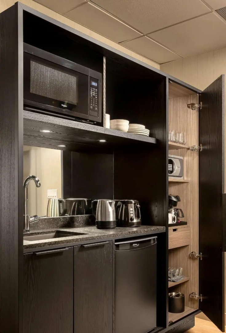 Peaks Hotel & Suites