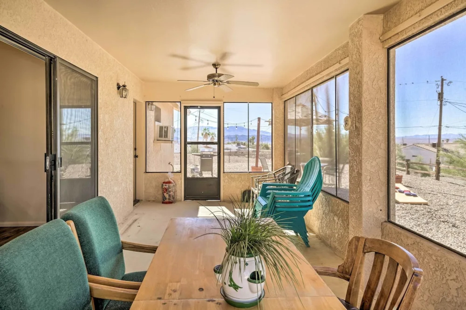 Game Room + Mtn Views: Lake Havasu Escape!