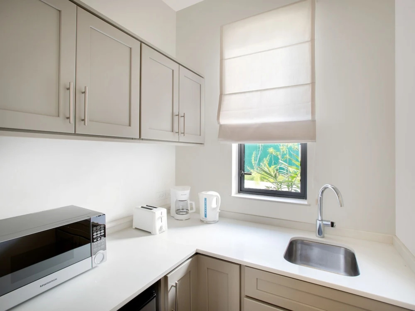 Villas & Suites at Beach View