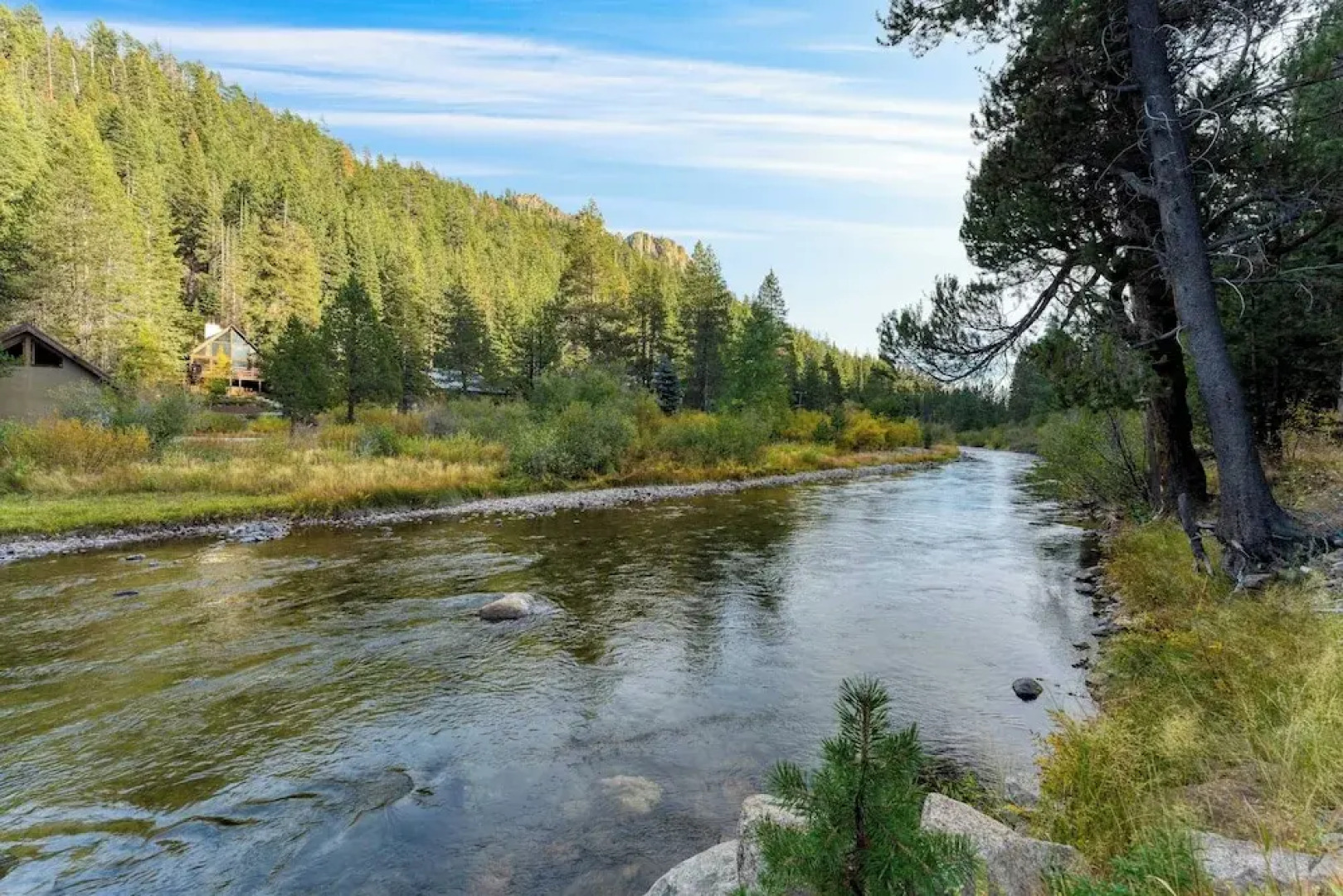 Riversong Lodge by Avantstay Sauna + Hot Tub On The Truckee River