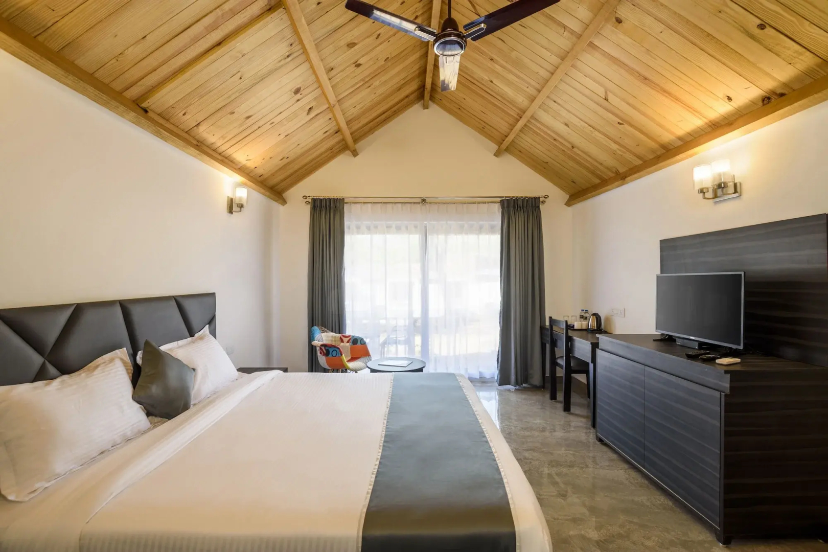 White woods Resort & Spa