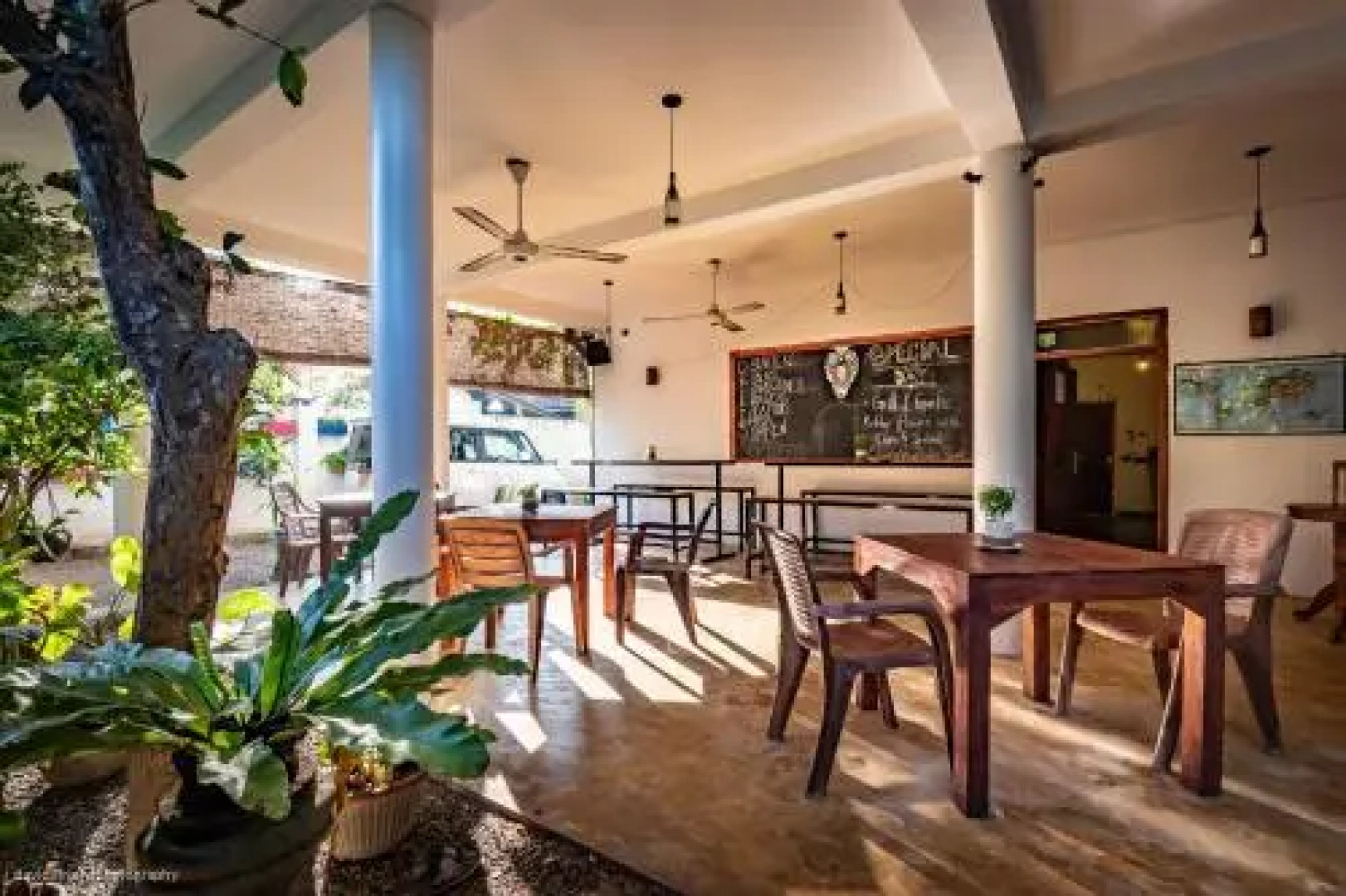 Dorian Guest House and Restaurant