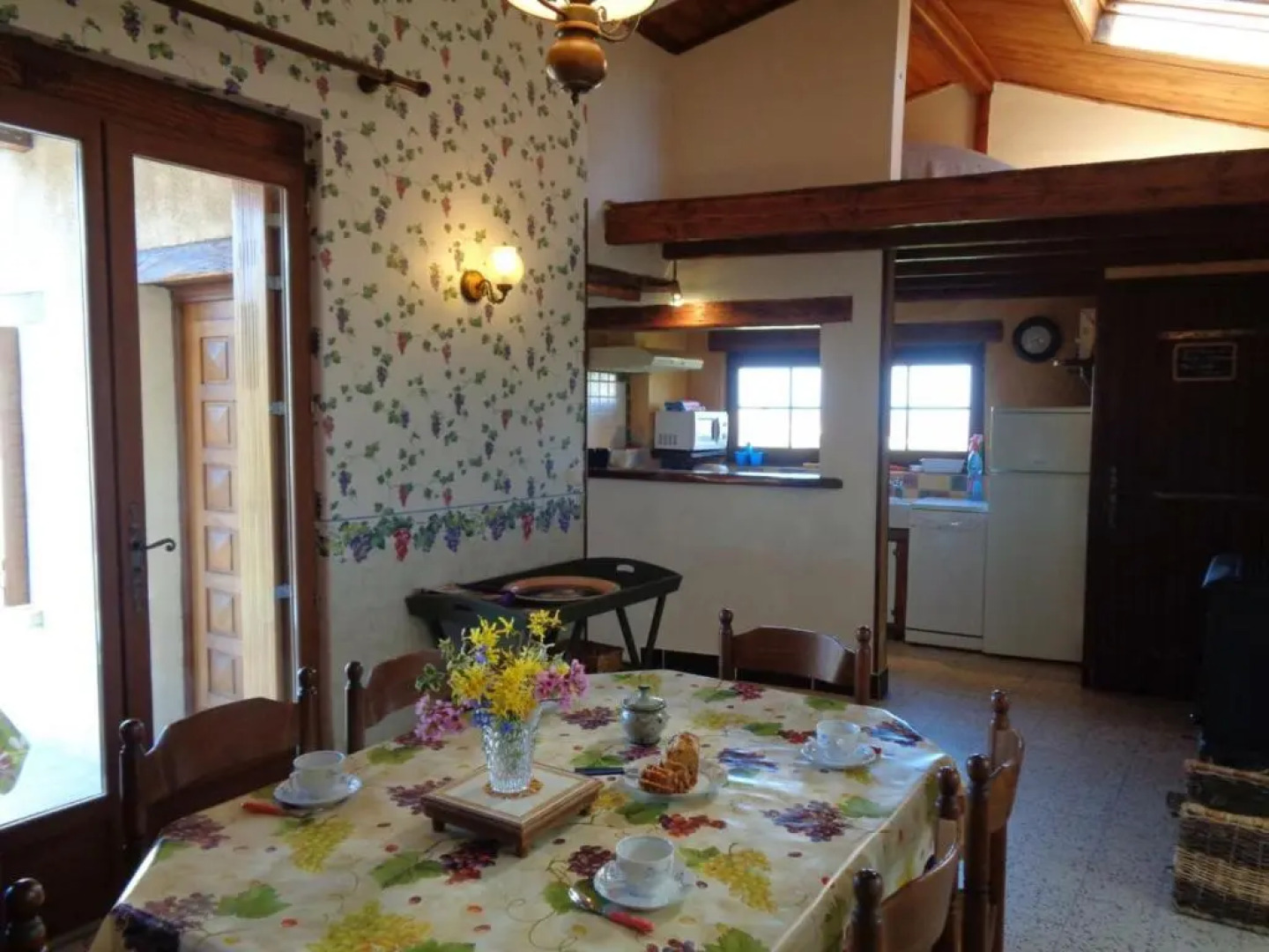 Gîte Saint-Haon-le-Châtel, 4 pièces, 6 personnes - FR-1-496-21