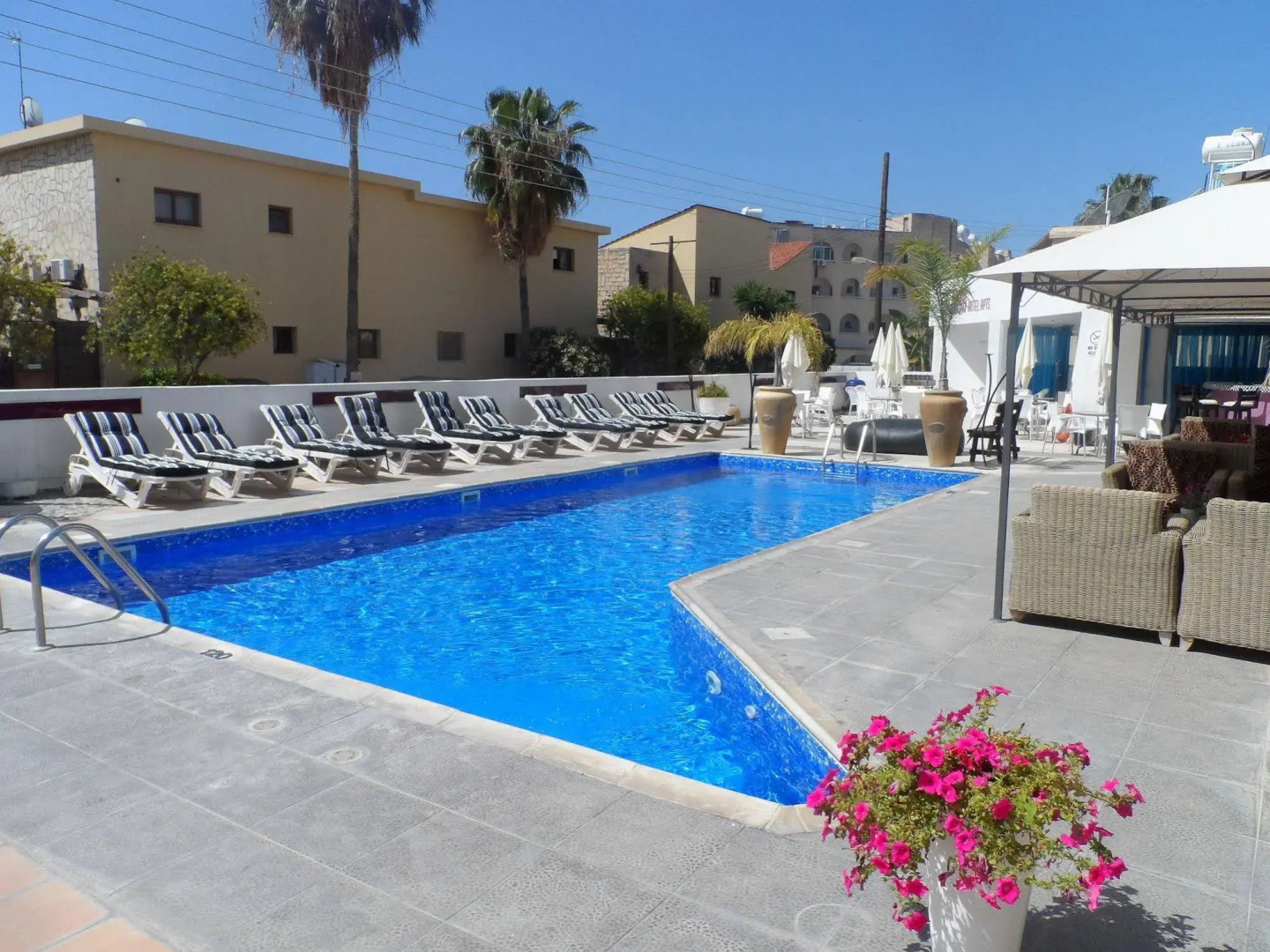 The Palms Hotel Apartments