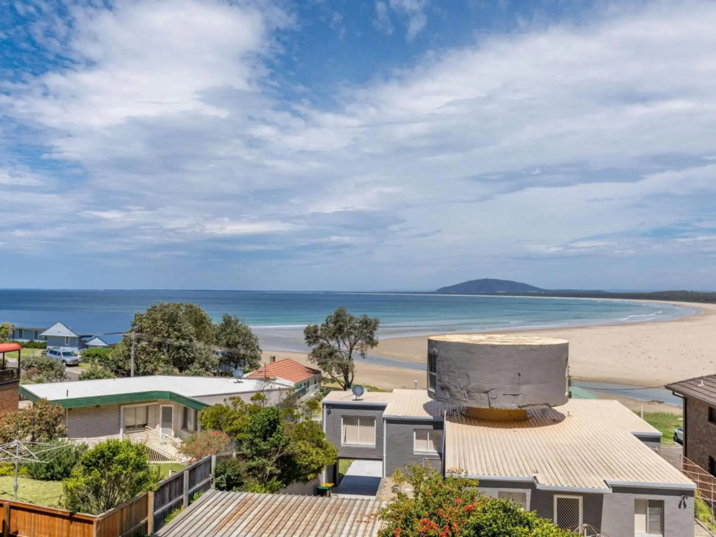 MISTRAL Gerroa 4pm check out Sundays