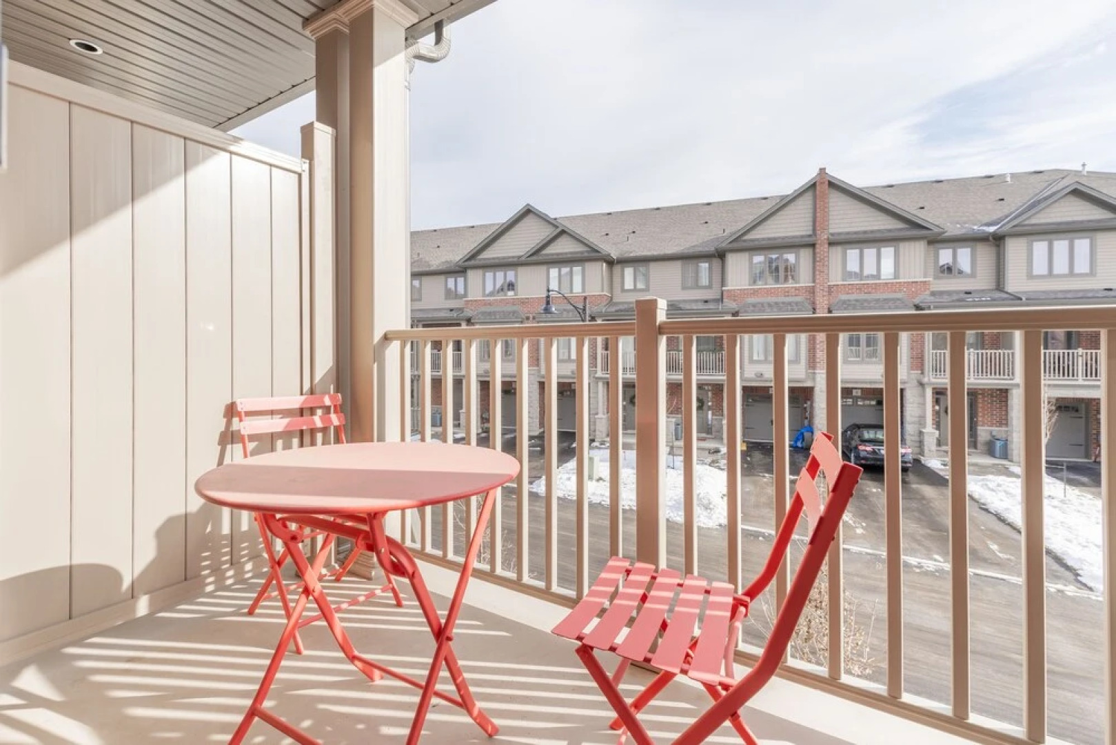 Extravagant Brand New Town House