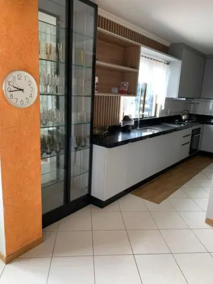 Cobertura frente ao mar Meia Praia -Itapema -SC