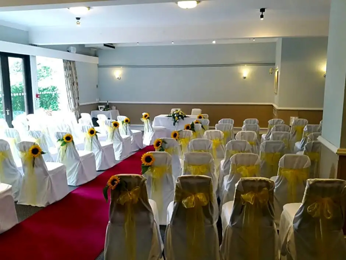 Potters Heron Hotel