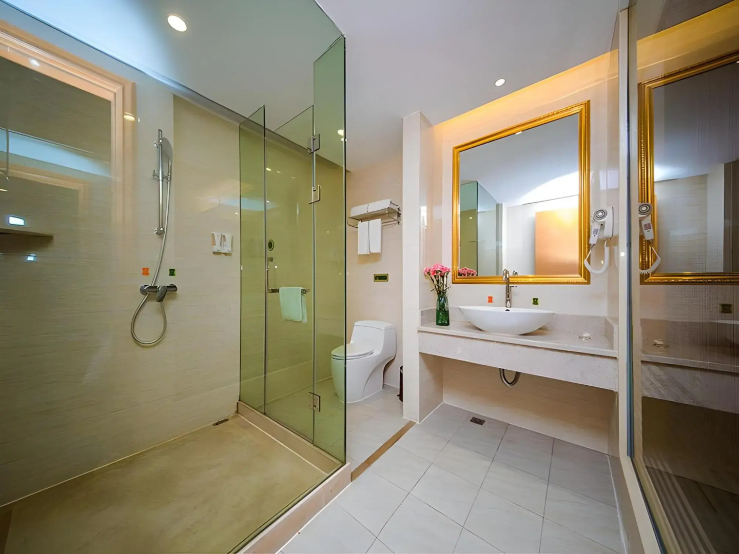 Vienna Hotel (Xiantao Huanggong)