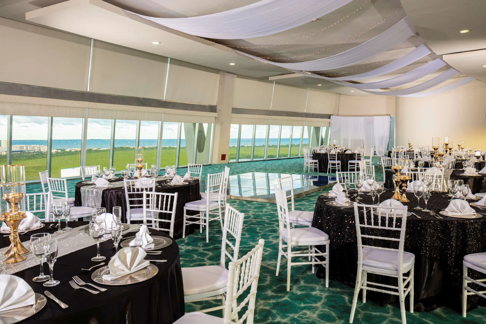 Krystal Urban Cancun & Beach Club