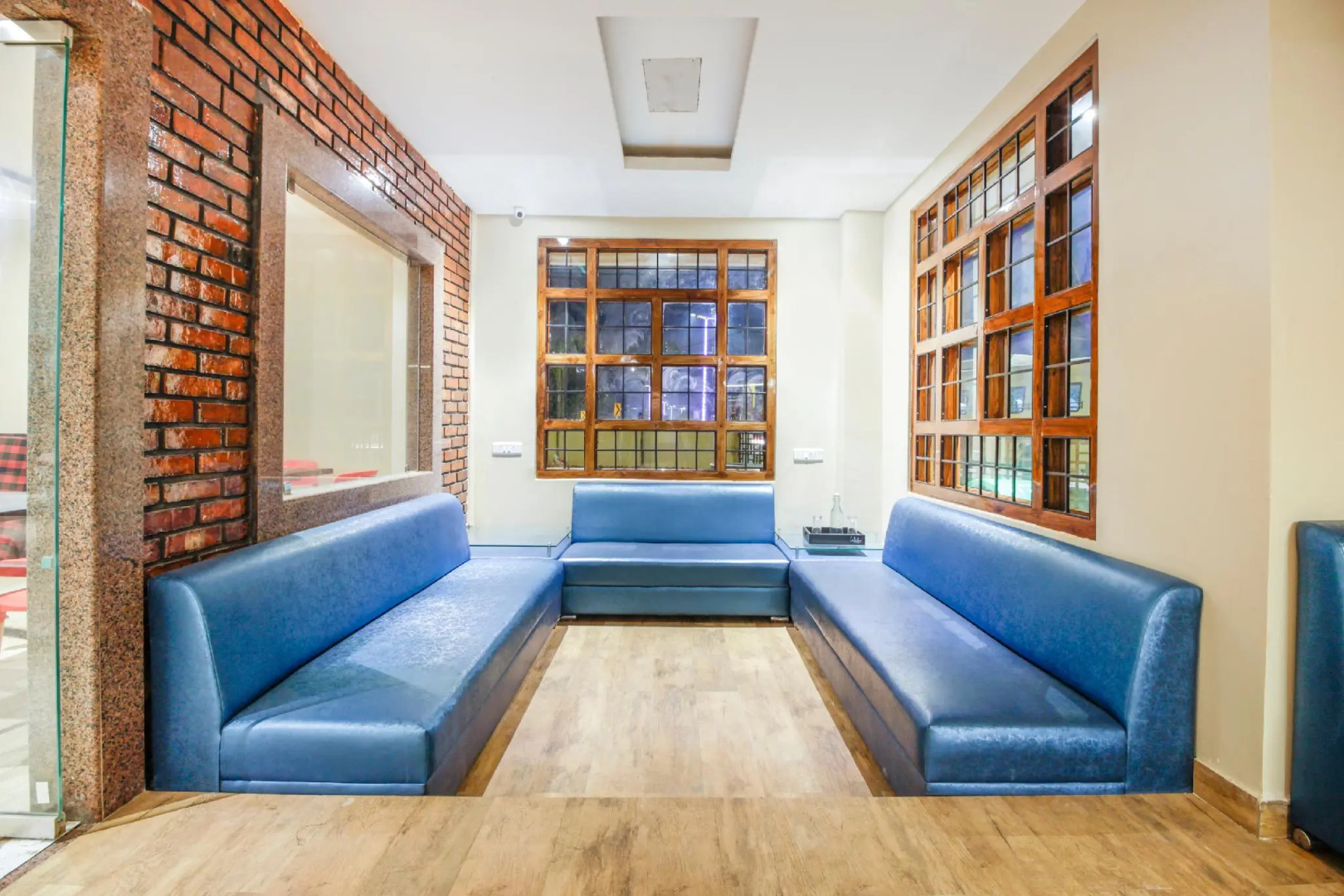 OYO Flagship 72392 Penguin Homes