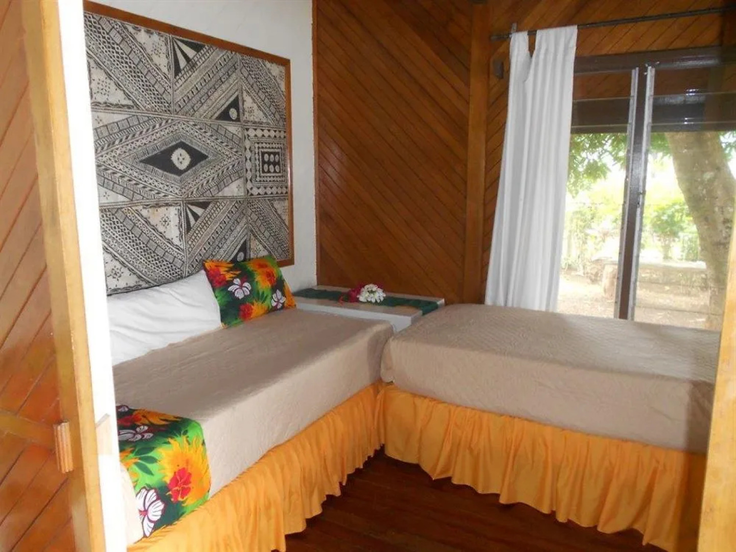 Dolphin Bay Divers Bungalow