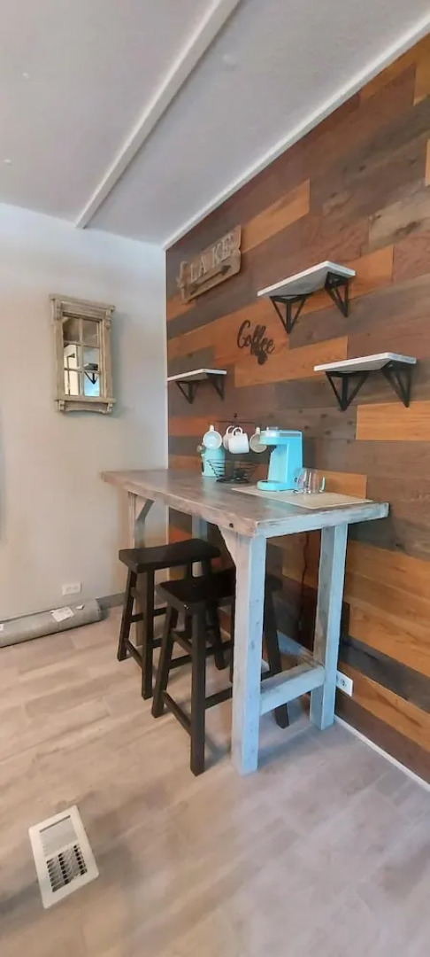 Kozy Cove Cabin - 1 Block to Lake Boat Launch - Covered Boat Parking - Lake Fun