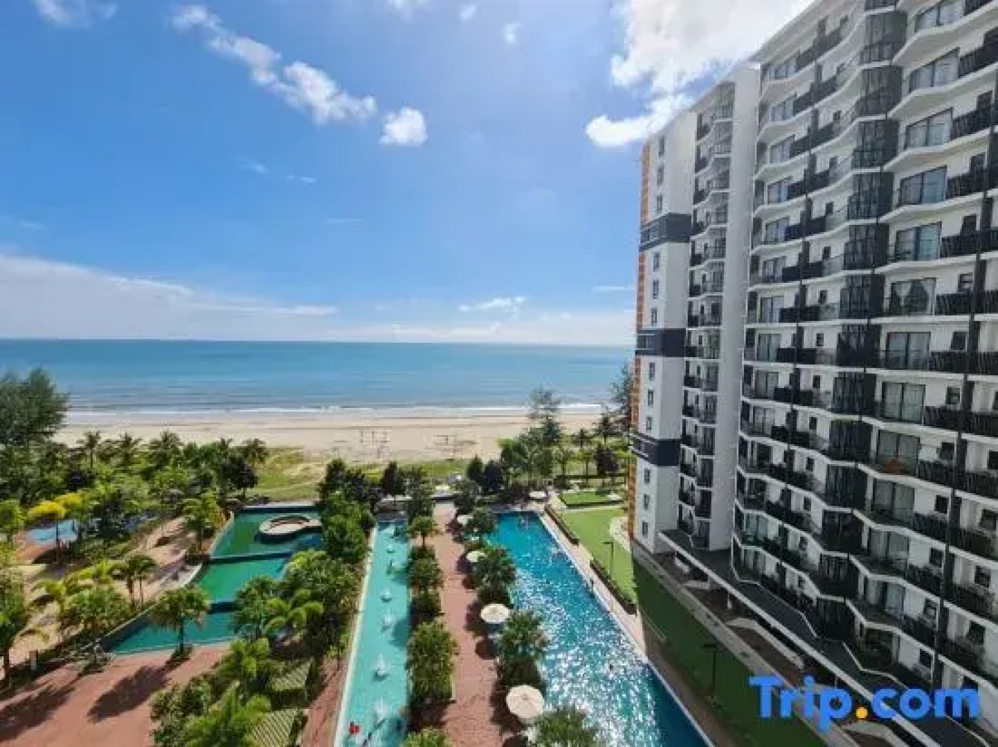 TIMURBAY Seafront Residence by  L'amour Home