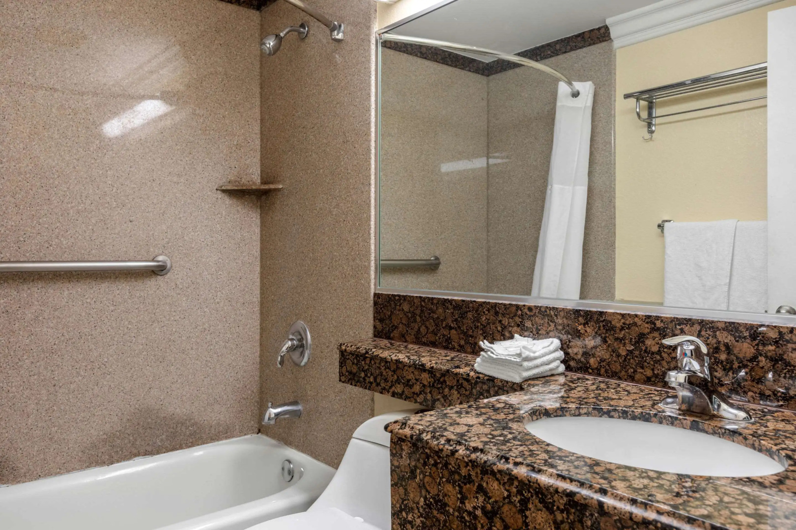 Quality Inn Lomita - Los Angeles South Bay