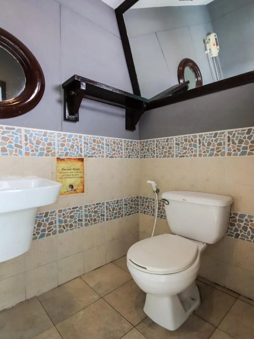 OYO 1103 Pirates House Hotel