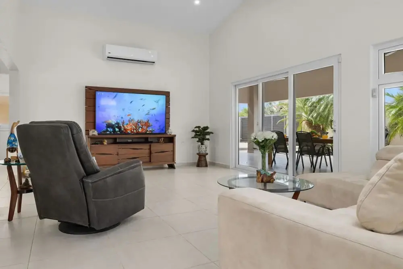 Central 4br3ba Villa w Ocean Views Private Pool