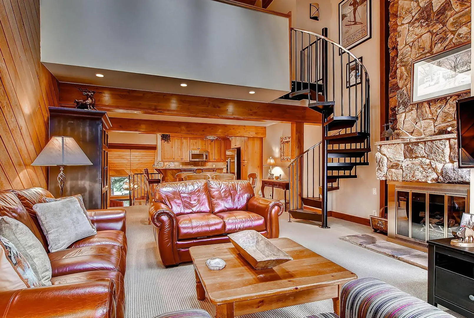 Ridgepoint Townhomes by East West Hospitality