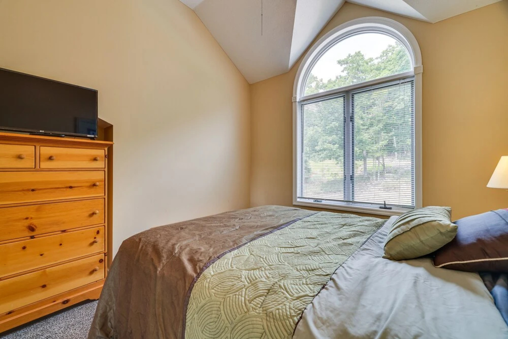 Deck & Pool Access: Lake Harmony Home!