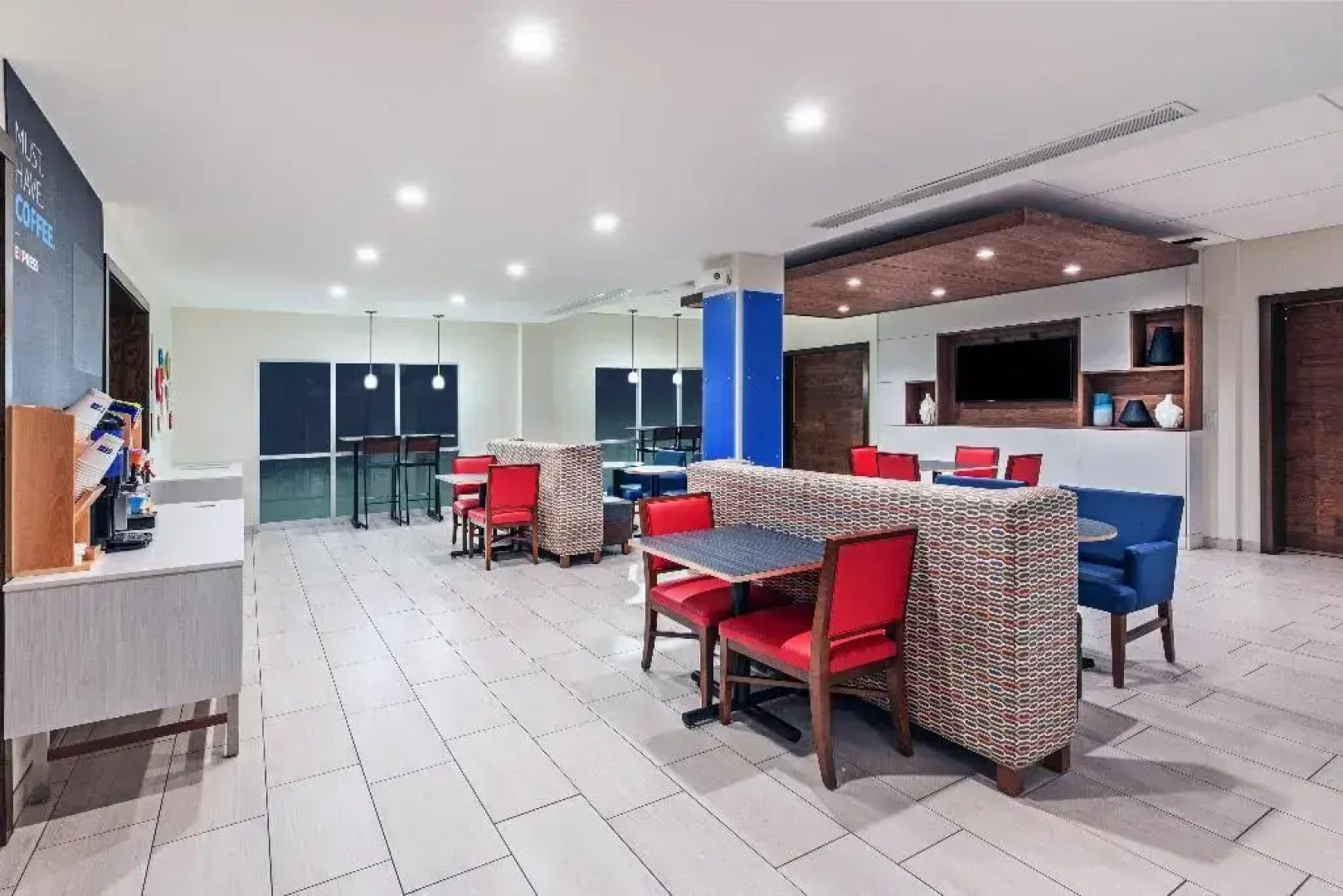 Holiday Inn Express & Suites Junction by IHG