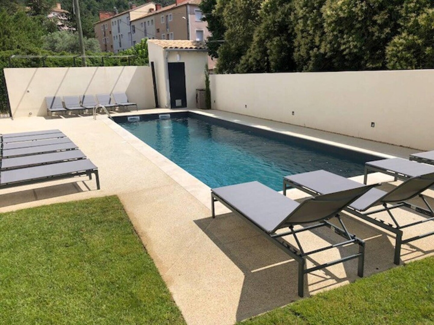 Apartment with 2 Bedrooms in Malaucène, with Pool Access And Wifi