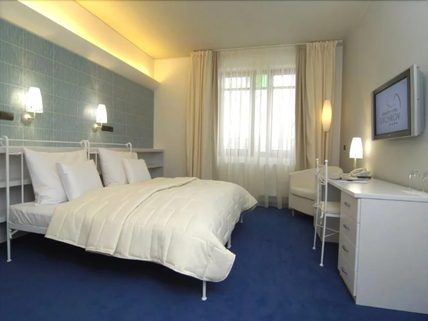 EA Chateau Hotel Sychrov