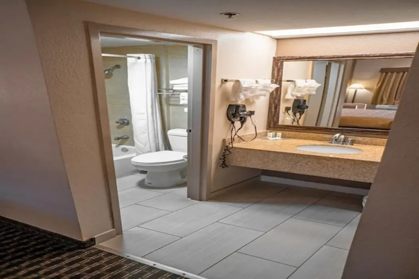 Quality Inn & Suites near Six Flags - Austell