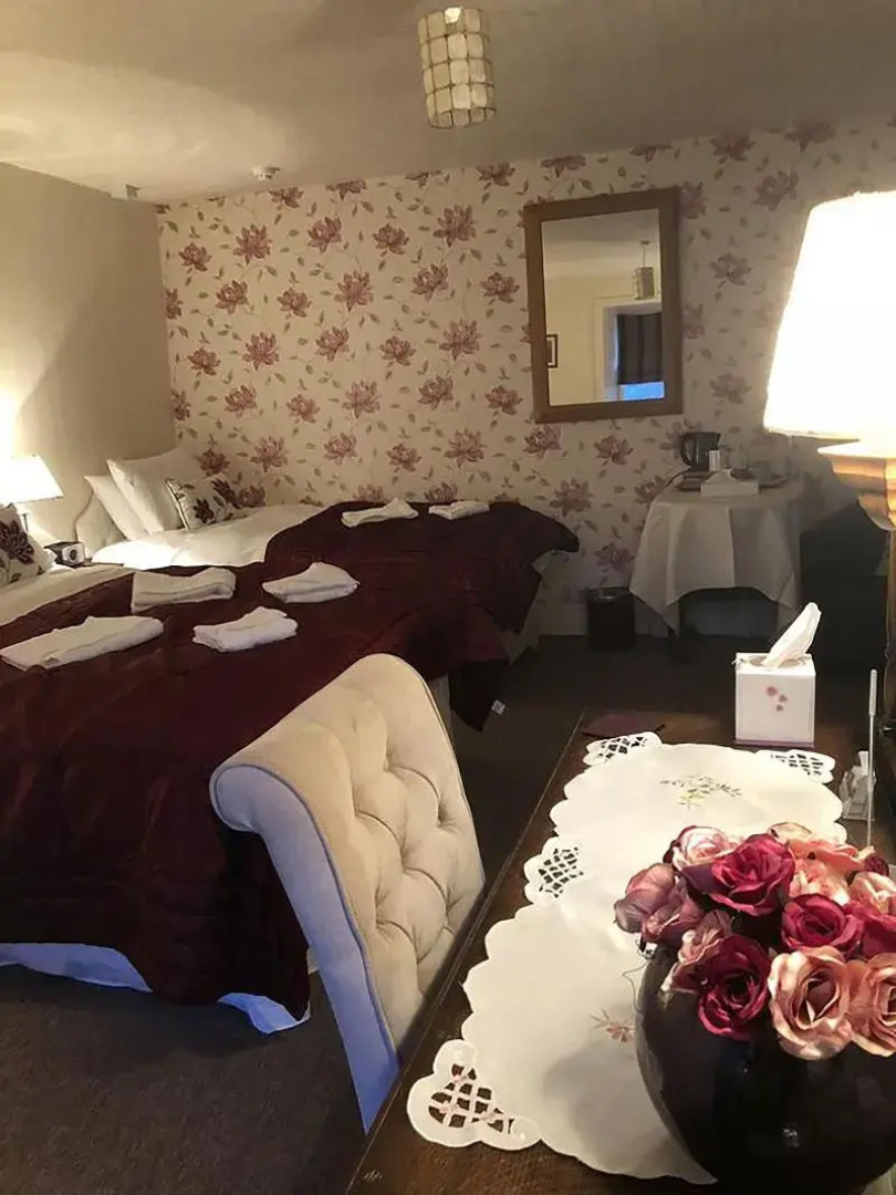 The Oakeley Arms Hotel