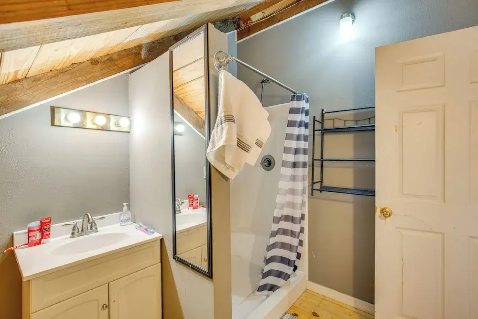 Private Lake On-site: Secluded Retreat in Grant!