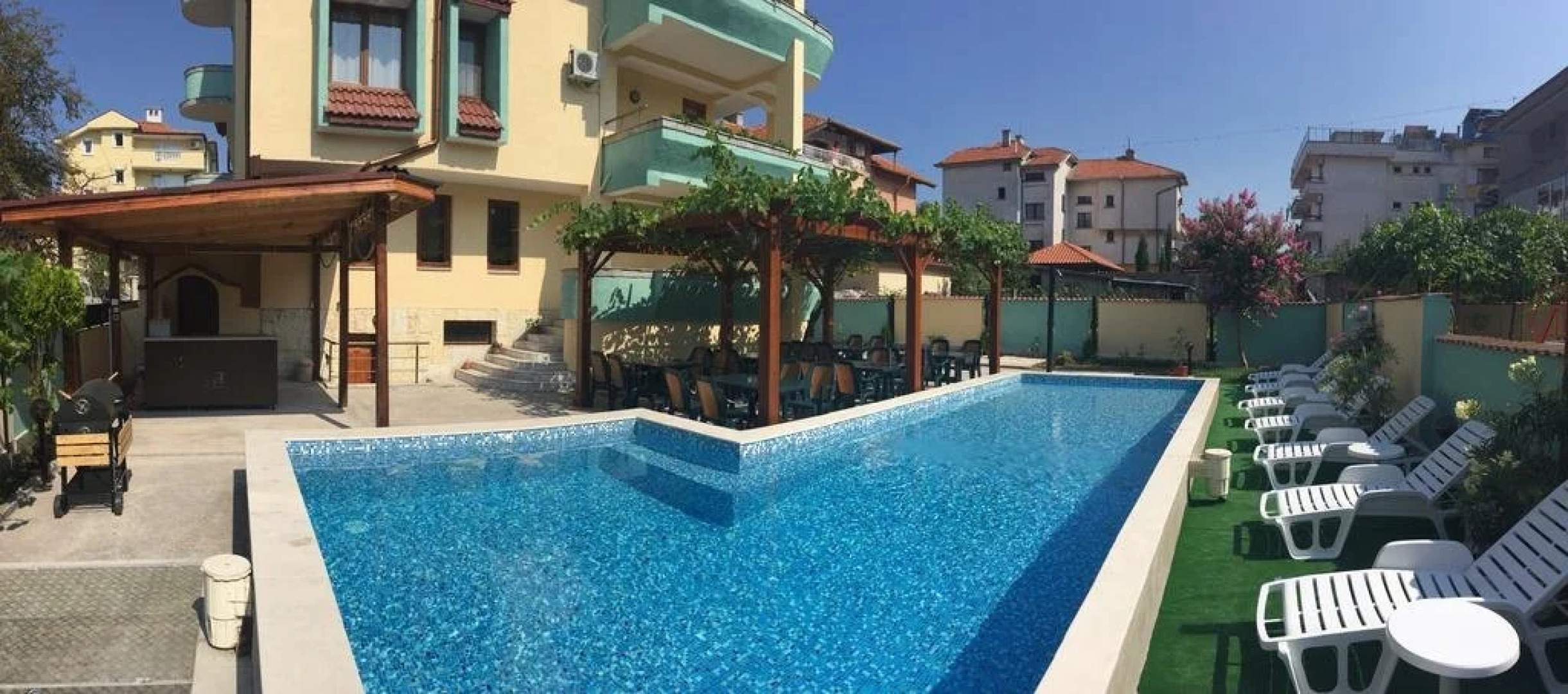 Paradise Chernomorets