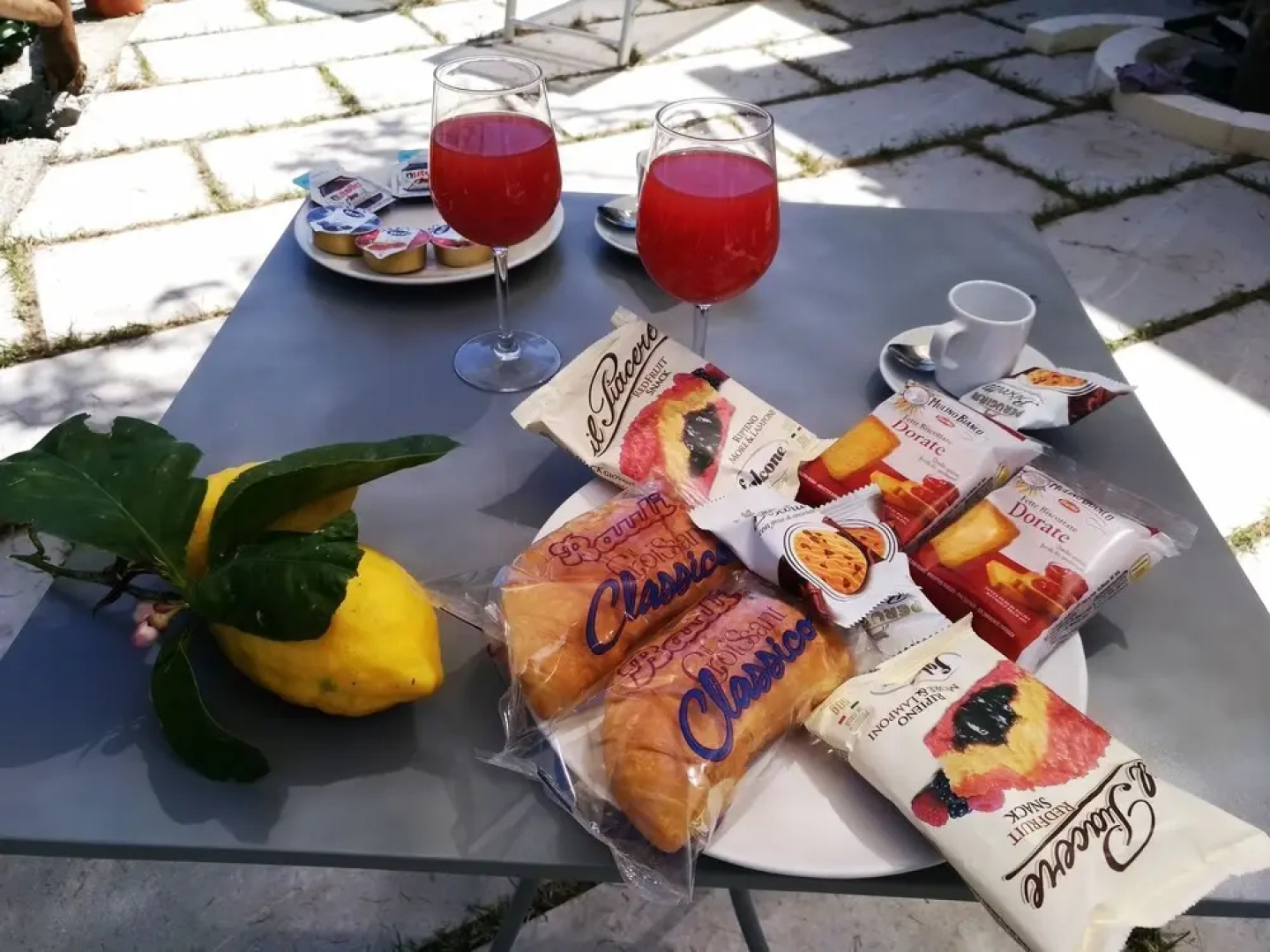 Lemons & Sun Apartment