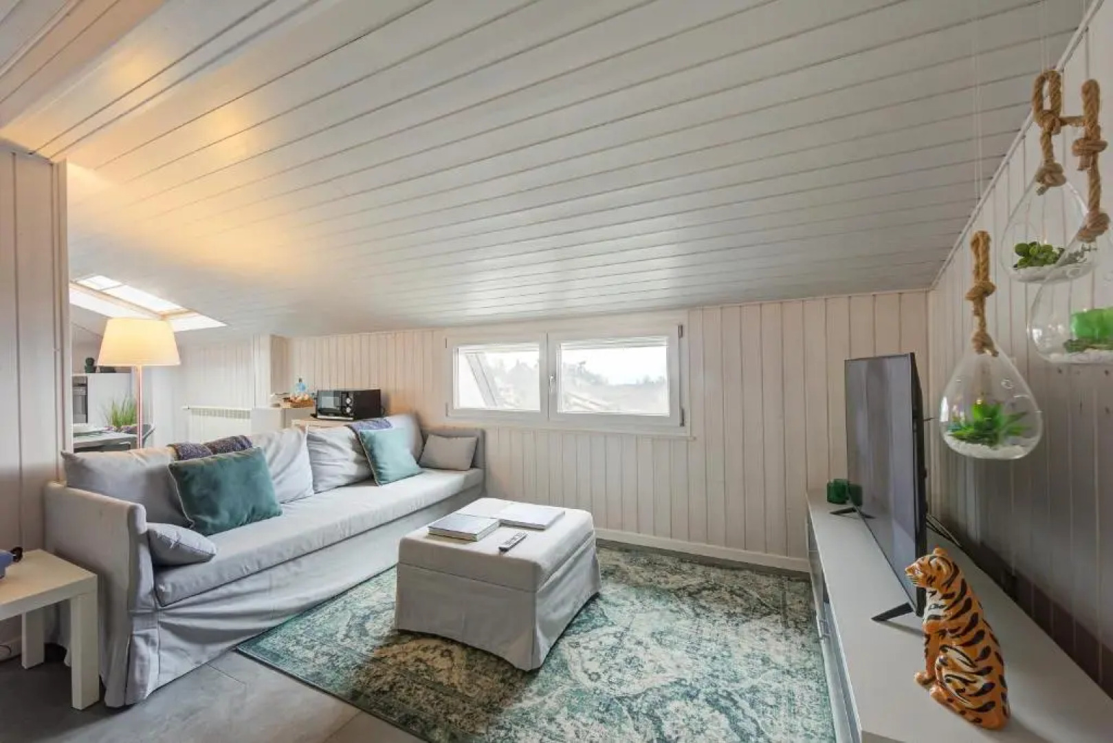 White Paradise Rooftop Stunning Lake View