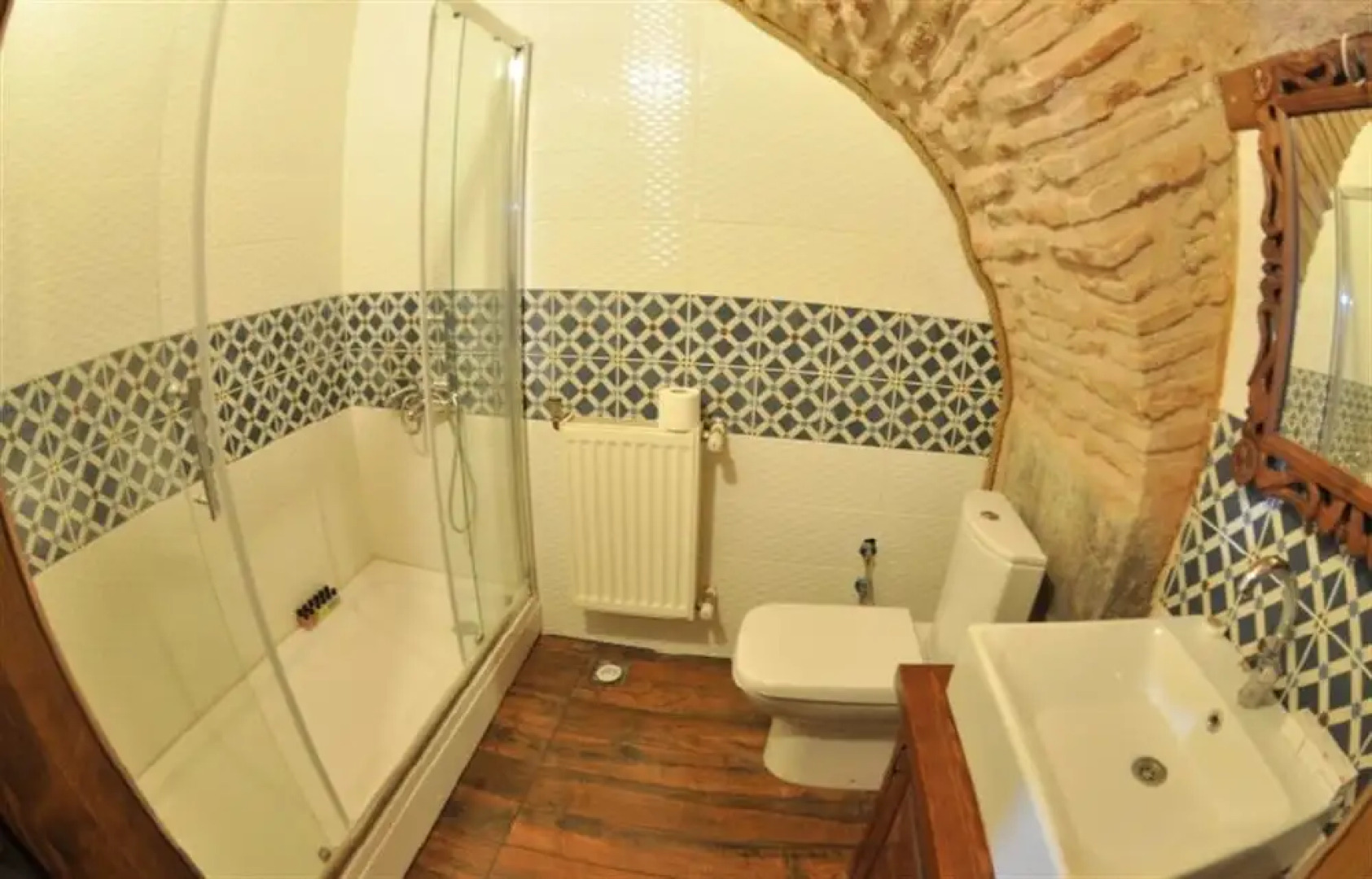 Issız Han Tarihi Butik Otel