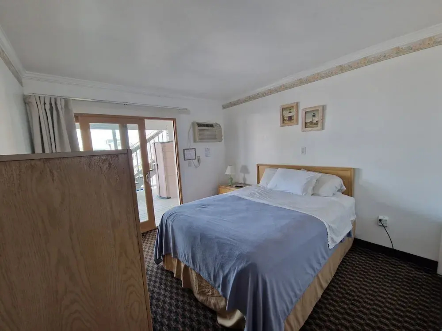 Sandcastle Beachfront Inn