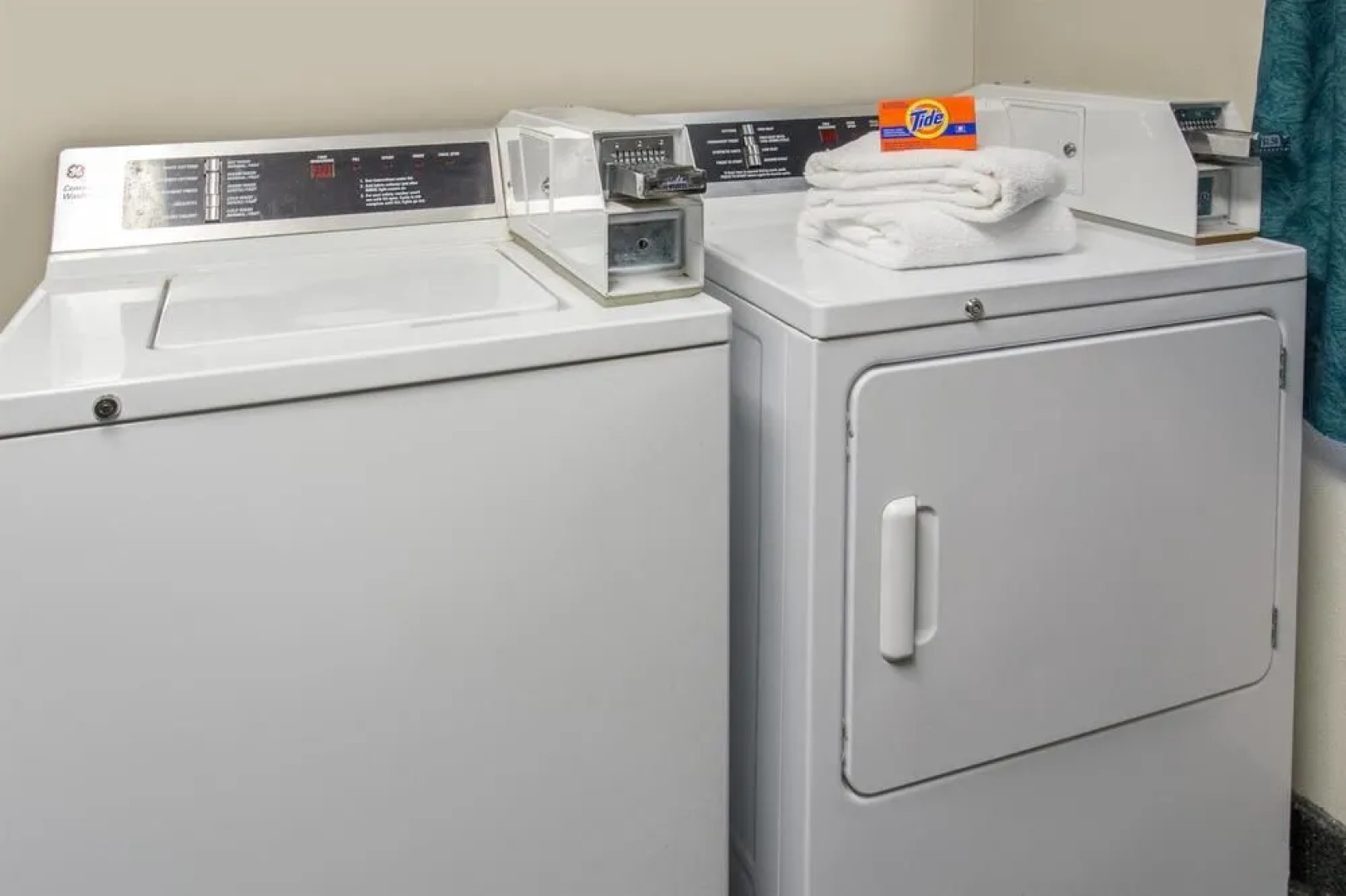 Super 8 Motel - Racine