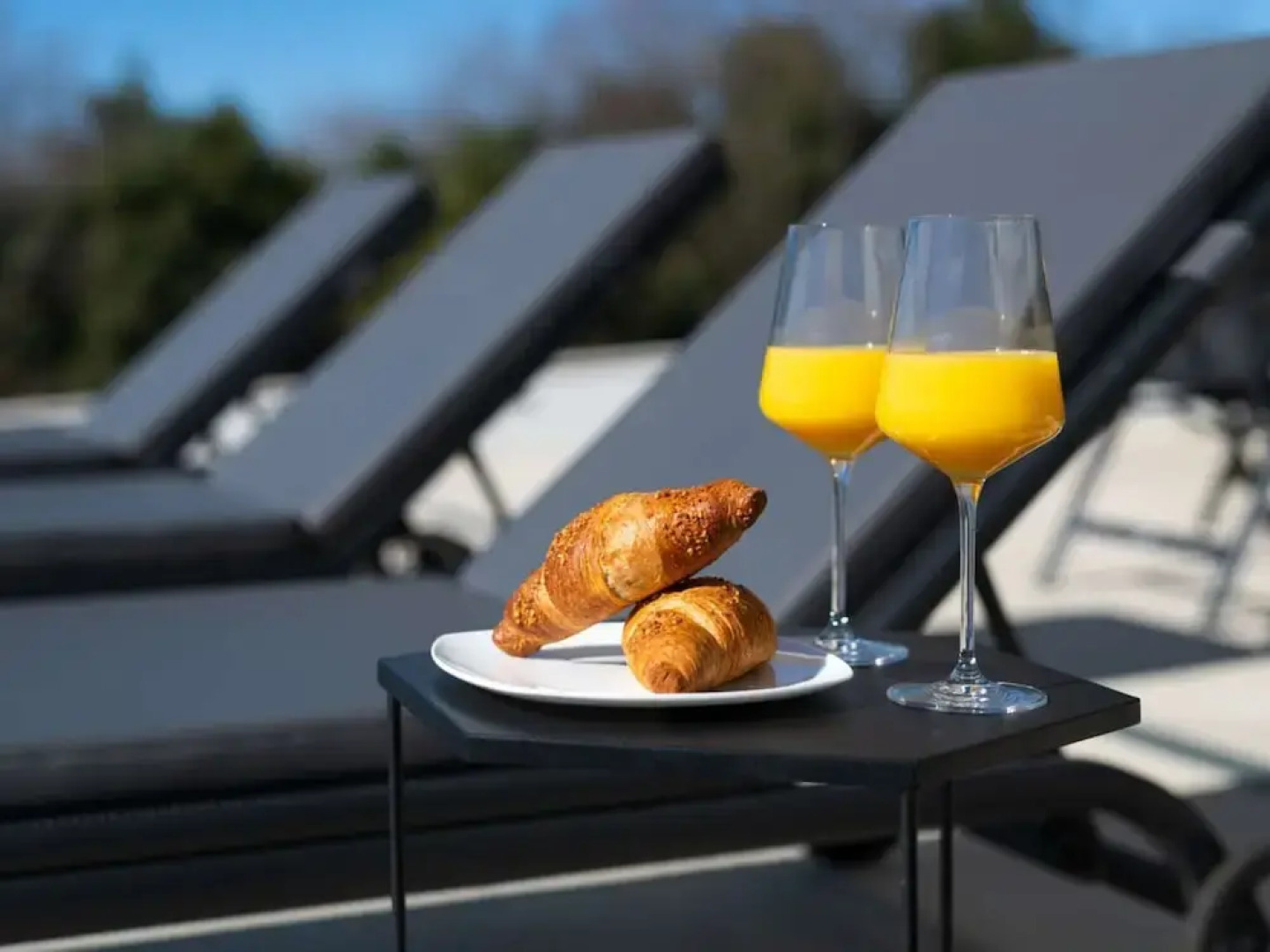 Stylish Stay With Hot Tub