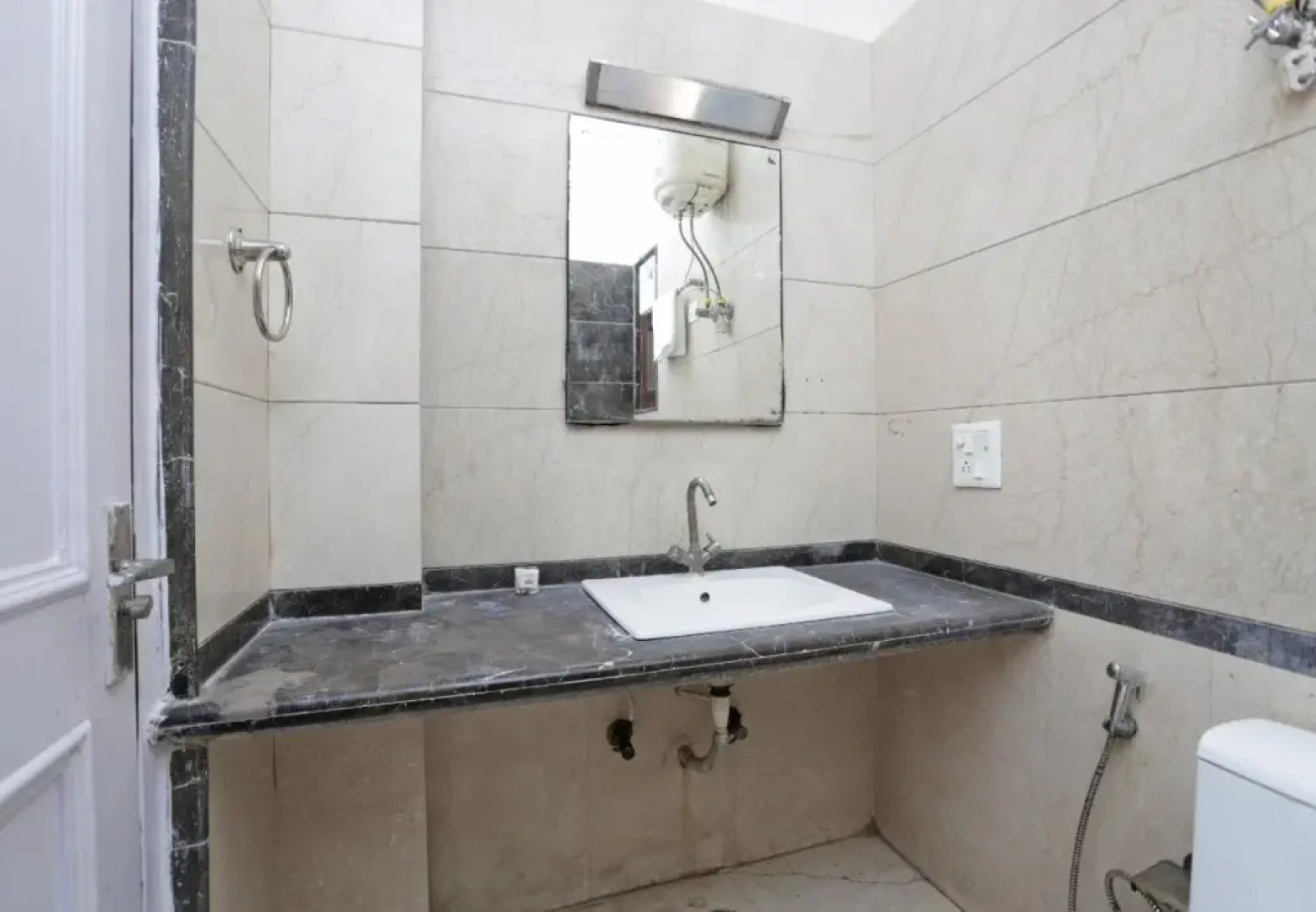 OYO Rooms Noida City Centre 208