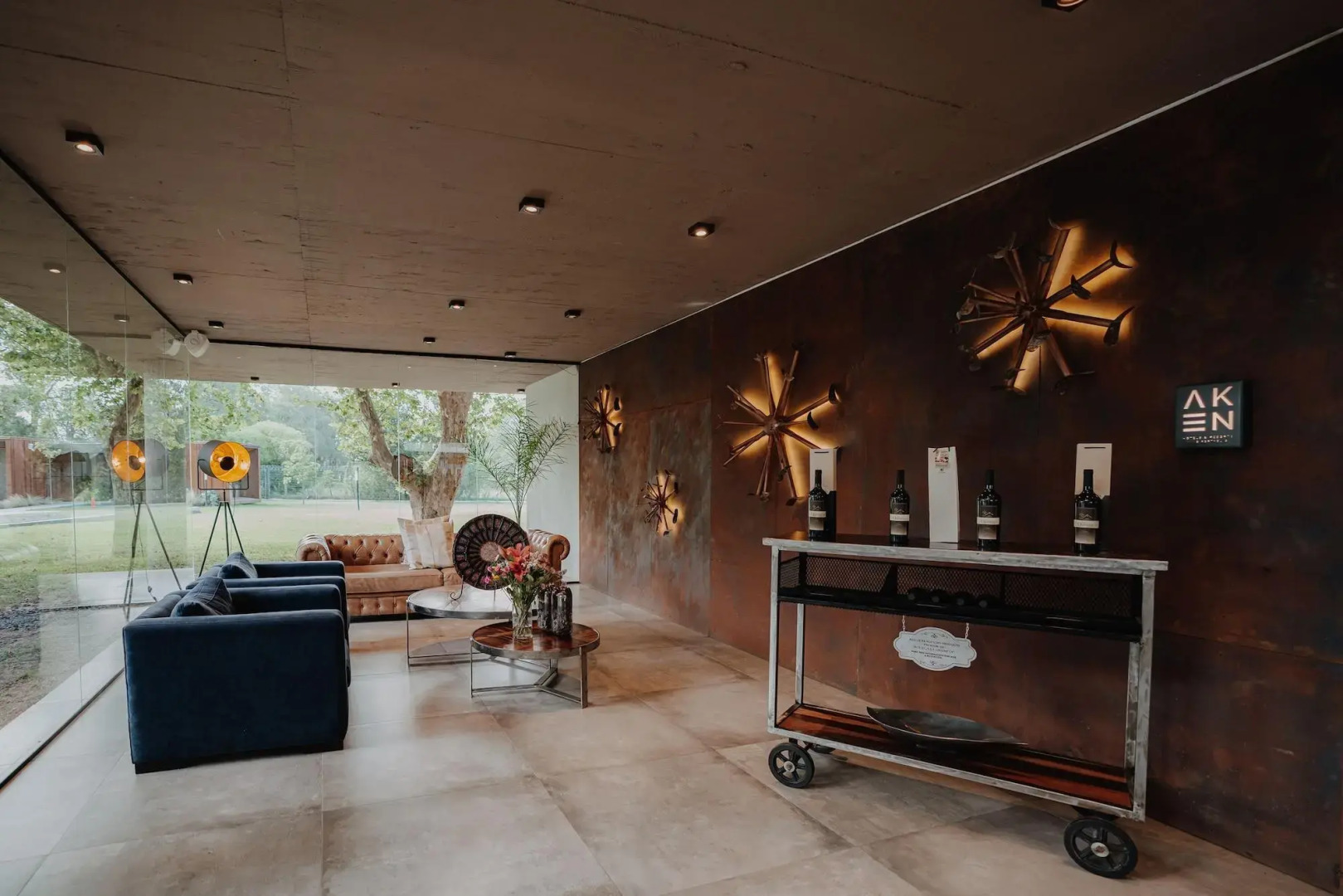 La Urumpta Hotel, AKEN MIND