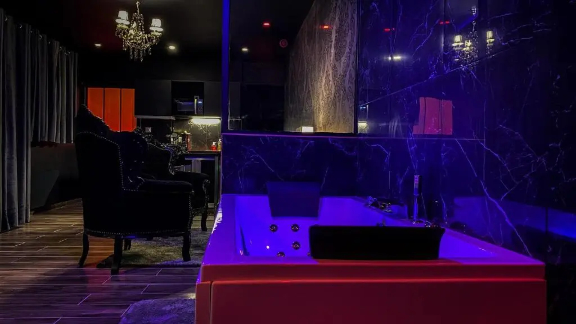 NOUVEAU - LUXURE - Secret Suite - JACUZZI