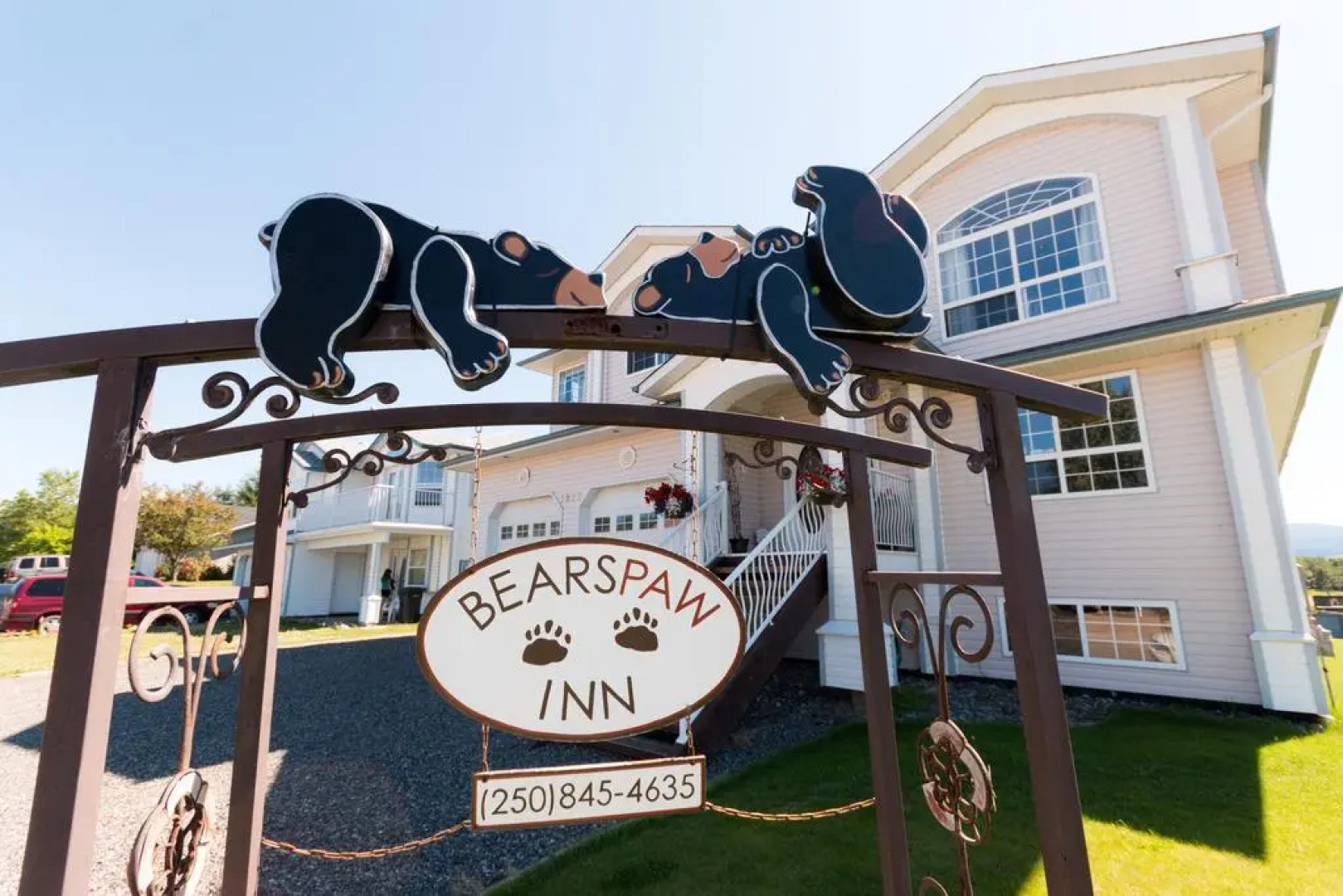 Bearspaw Inn