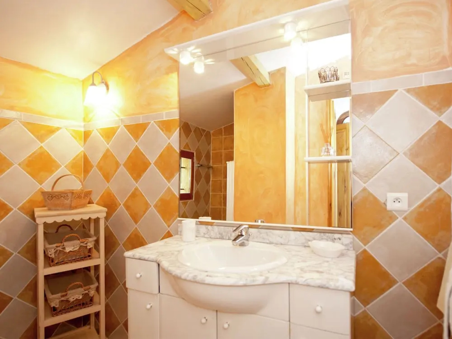 Beautiful Holiday Home in Barjols With Swimming Pool