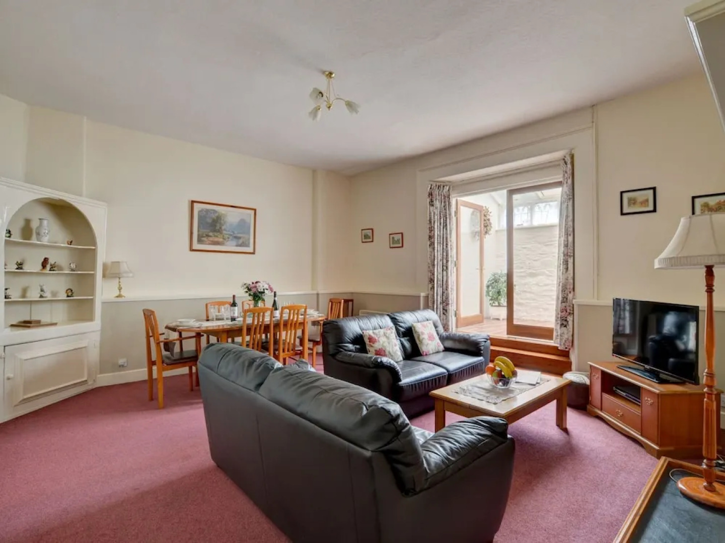 Stunning, Luxury Holiday Home With Covered Swimming Pool and Billiards Table in Barnstaple