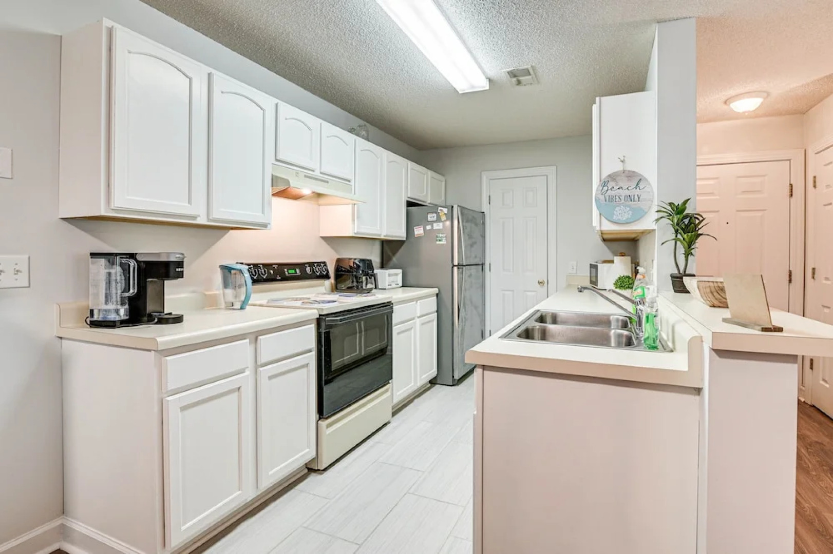 Murrells Inlet Condo w/ Pool Access, Near Beach!